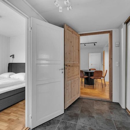 Central Large Modern House With A View Тромсё Экстерьер фото